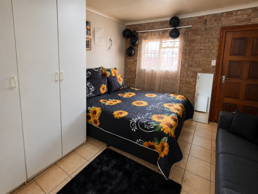  Bedroom Property for Sale in Die Bult North West